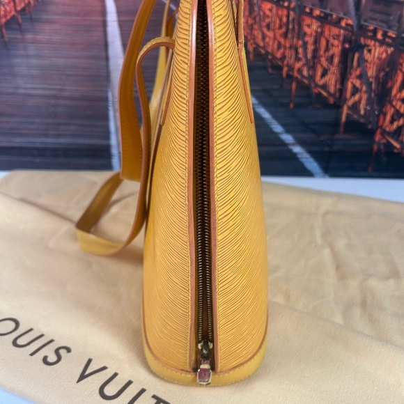 Louis Vuitton Lussac Epi With Dustbag - Picture 4 of 13